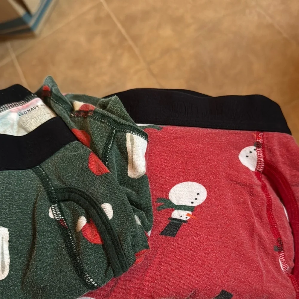 Old Navy Festive Snowman & Santa Hats Boxer Briefs Set - Green and Red Size XL